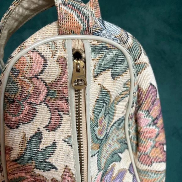 1970s floral tapestry makeup/toiletries bag - Picture 3 of 8